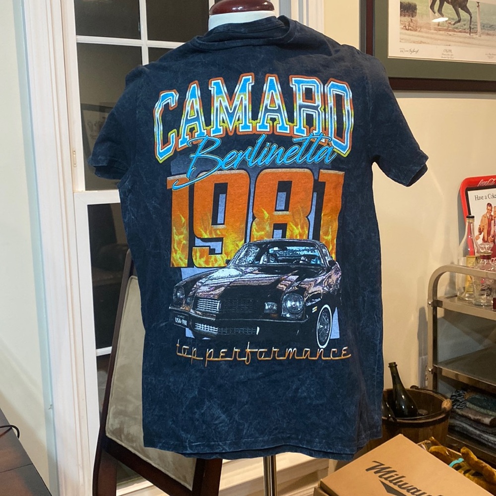 Camaro Berlinetta 1981 shirt
“Top Performance”
Size medium
GUC